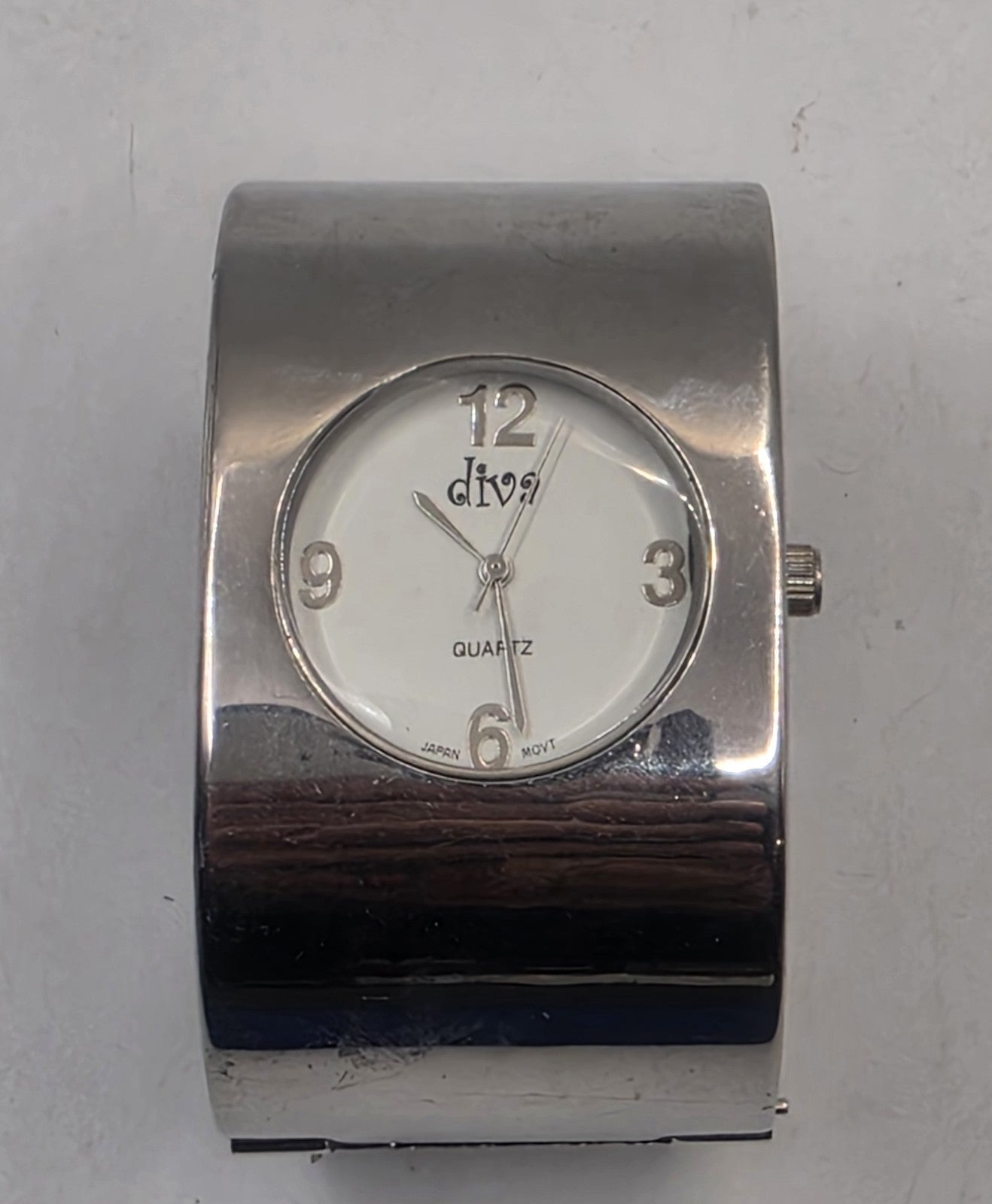 Diva Women's Quartz Watch - Silver Tone Wide Bangle Cuff Bracelet - White Dial
