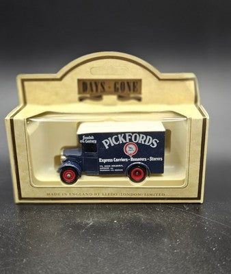 VINTAGE MADE IN ENGLAND MODEL CARS DAYS-GONE COLLECTABLES - Pickfords 16014