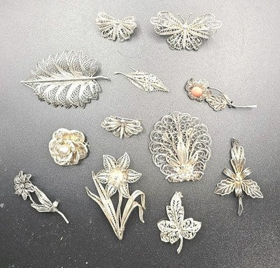 Mixed Grade Silver Brooches, Floral Filigree Painted Organic x 12 (63g)
