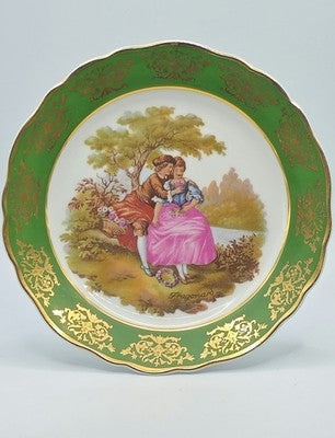 VINTAGE LIMOGES FRAGONARD PLATE GREEN GOLD GILT ROMANTIC COUPLE-19cm