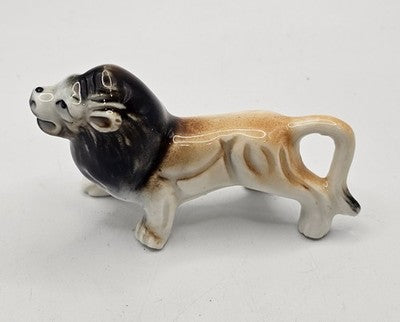 Vintage Ceramic Porcelain Lions Figurine made in Taiwan