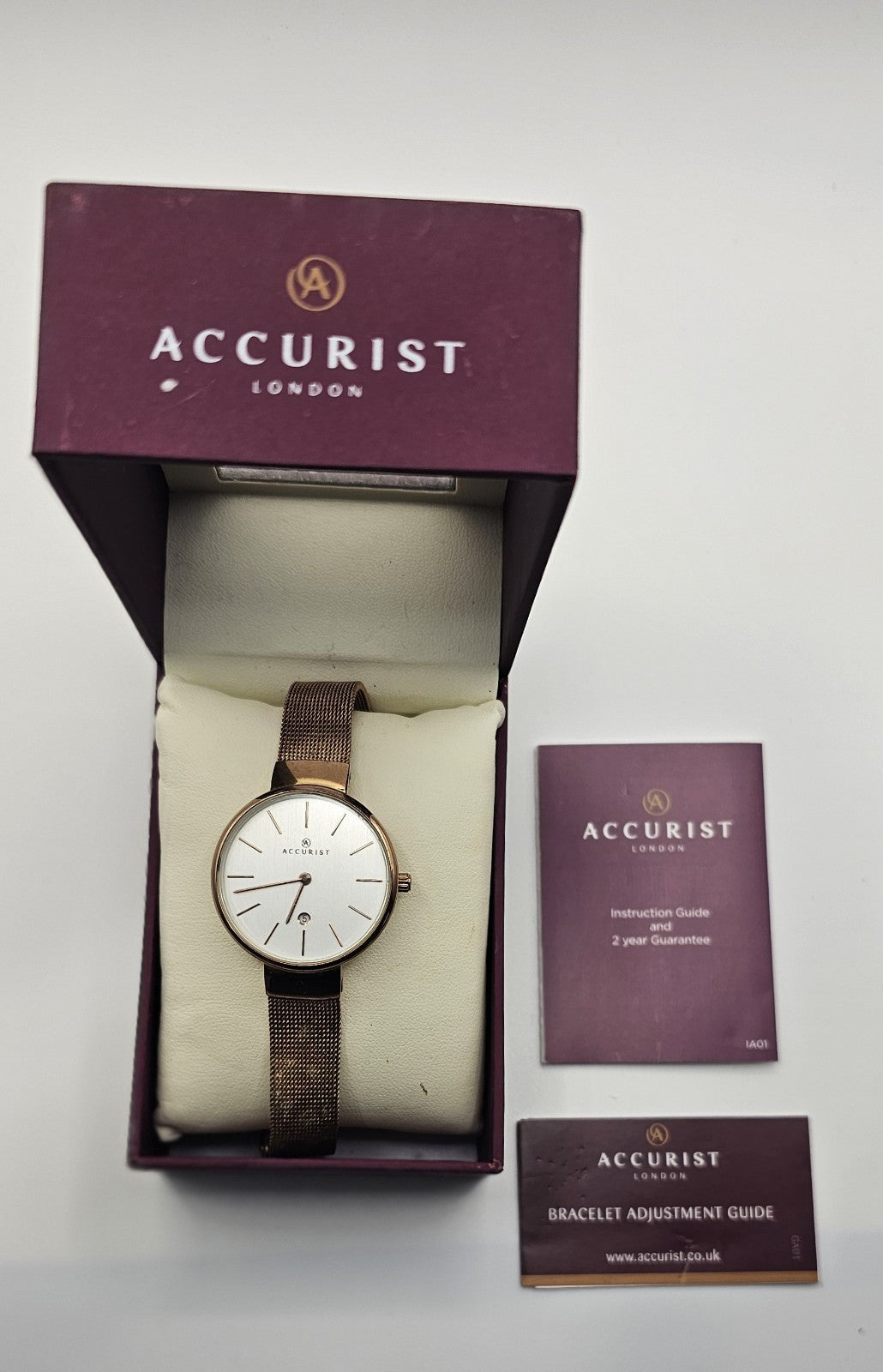 Women’s Accurist Quartz Watch – In Working Condition – Boxed