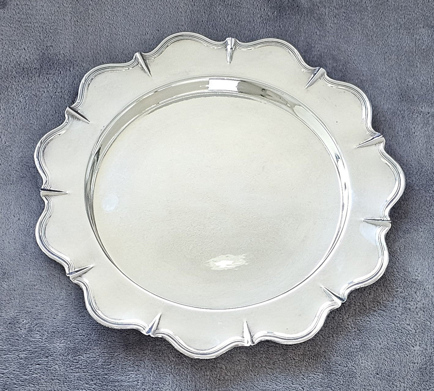 Vintage EPNS Silver Plated Scalloped Rim Round Gallery Serving Tray Platter 30cm