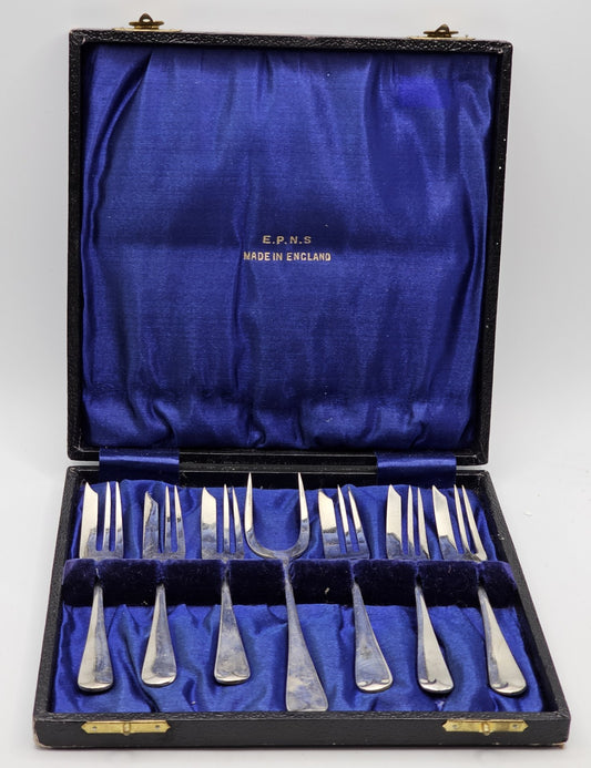 Vintage Box Set Six Silver Plated Cake Dessert Forks With Server Made In England