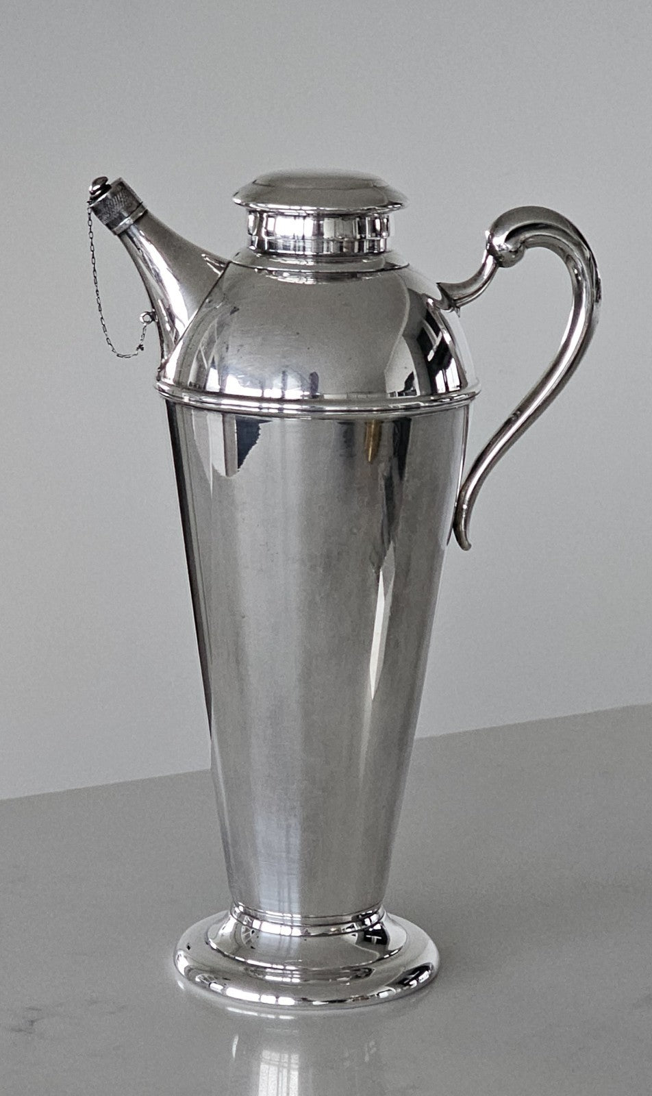 Vintage Renown EPNS A1 Silver Plated Art Deco Cocktail Shaker With Handle & Spou