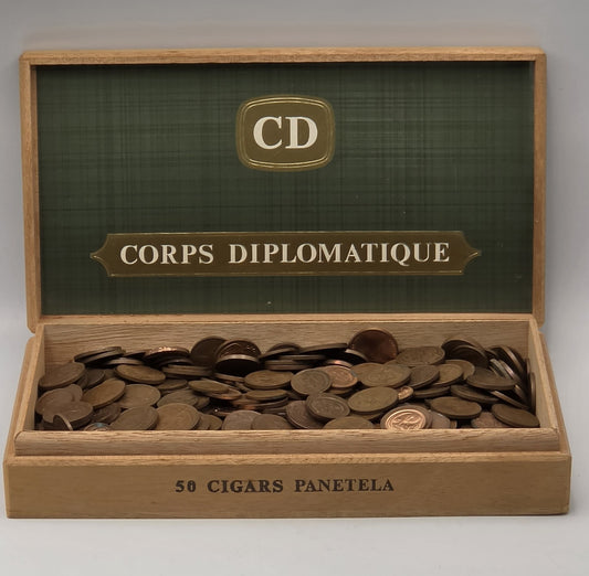 2kg Bulk Australian Bronze 1c & 2c Coins Lot in Vintage Wooden Cigar Box