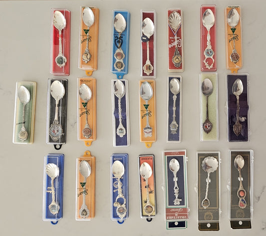 Lot of 22 Vintage Collector Souvenir Spoons Stuart Perfection Silver Plated Boxe