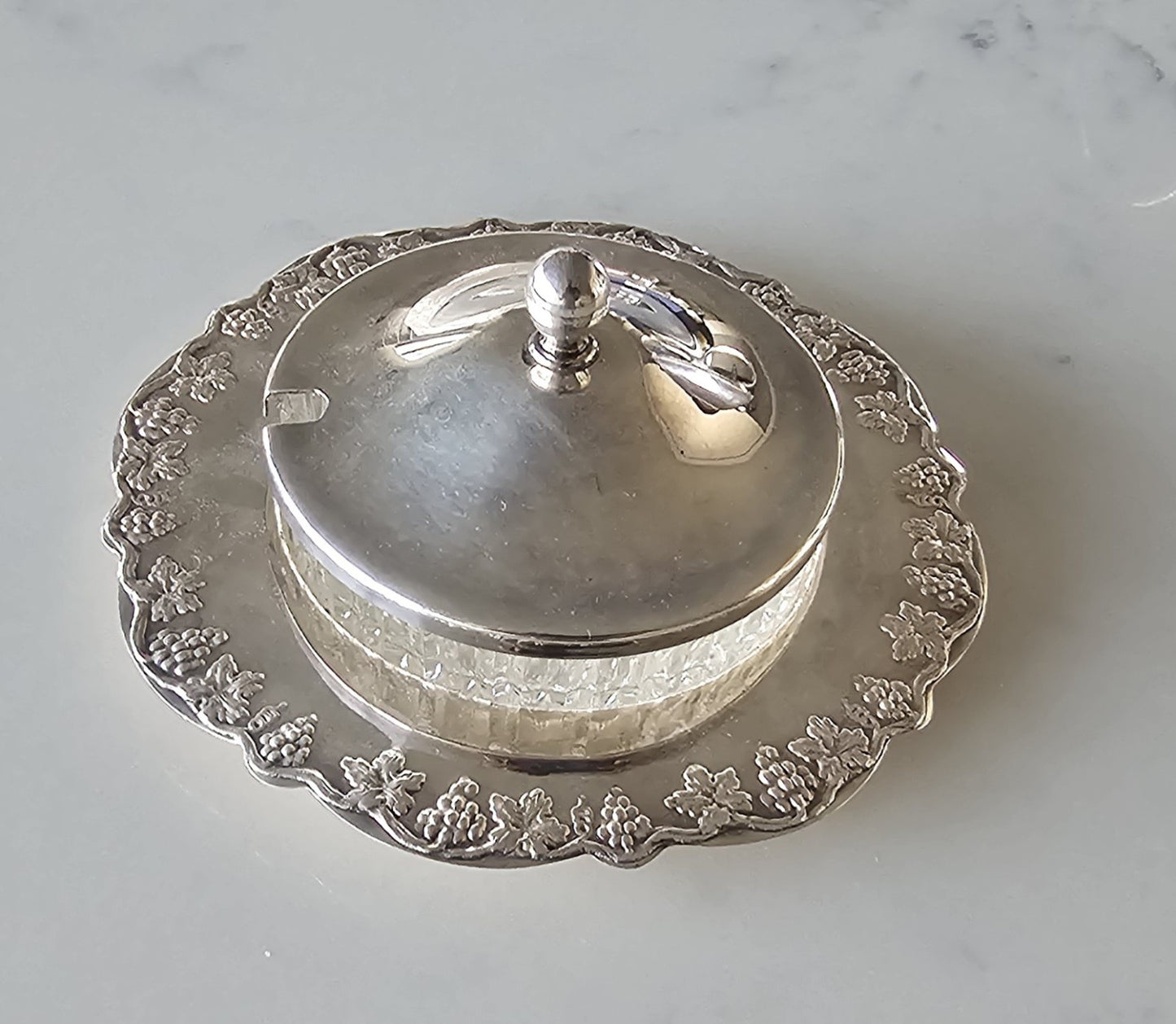 Vintage Renown EPNS A1 Silver Plated Butter Dish with Glass Insert & Lid