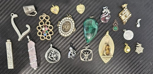 Set Of 20 PC's Beautiful Lovely Pendant