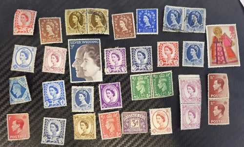 Collection of Great Britain 32 PC'stampsmp
