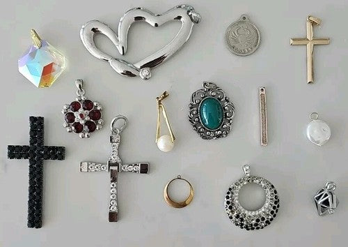 Set Of 15 PC's Beautiful Lovely Pendant