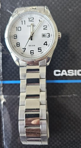 Casio Men's Stainless Steel Quartz Watch – Original Box – Designer – Working ✅