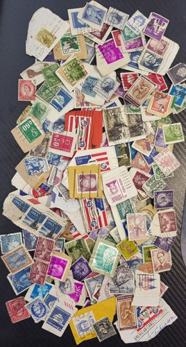 Collection of International 600 PC Stamp