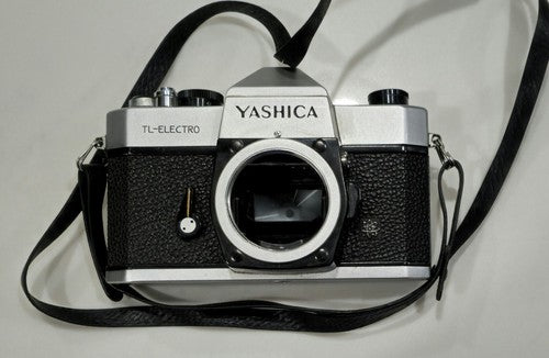 Vintage Camera - Yashika TL-Electro -  For Parts /Repair -  Sold as is