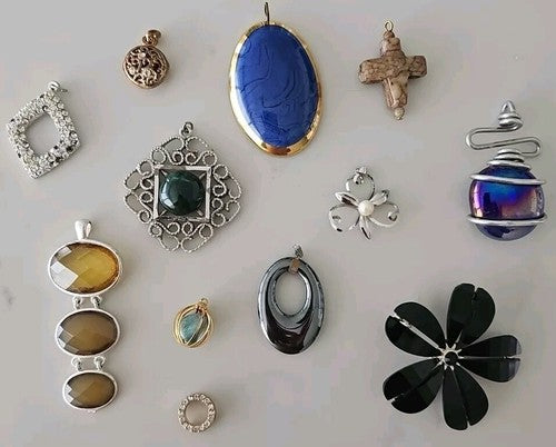 Vintage Set Of 13 Beautiful Lovely Pendant
