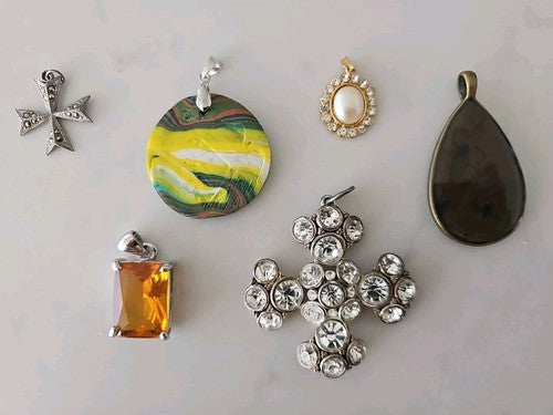 Bulk Pendants Mixed Tone Heart Stone Set OF SIX Heart Gemstone Enamel