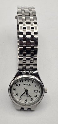 Lorus Women's Silver-Tone Date Watch V822-X068 Japan Movement - New Battery