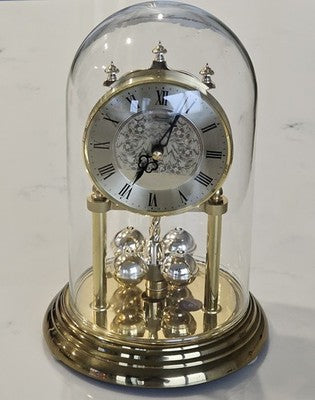 Vintage Hermle Quartz Anniversary Clock with Helmet-Shaped Glass–Made in Germany