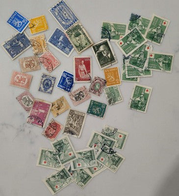 Vintage Collection of Used Postage Stamps from Suomi Finland #0420