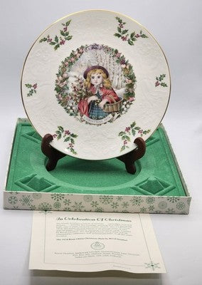 🎄 Royal Doulton 1978 Christmas PlateThe plate Bone China Original Box