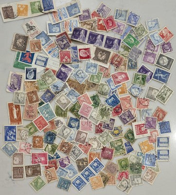 Vintage Unchecked International Sweden Stamps #0420