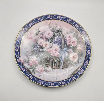 Lena Liu's "Roses" Basket Bouquets Collector Plate - 21cm