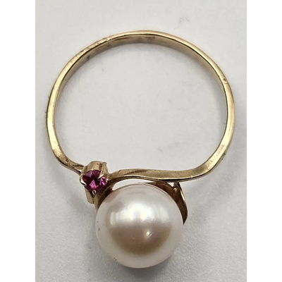 18K Gold Pearl and Ruby Ring with Peppermint Grove Box