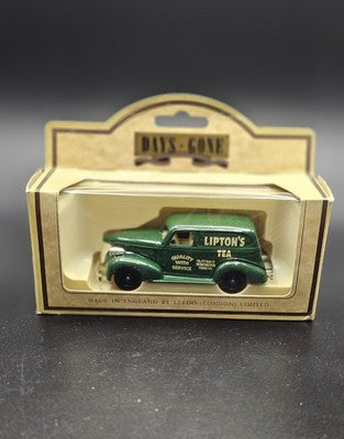 VINTAGE MADE IN ENGLAND MODEL CARS DAYS-GONE COLLECTABLES - Liptons - 30002