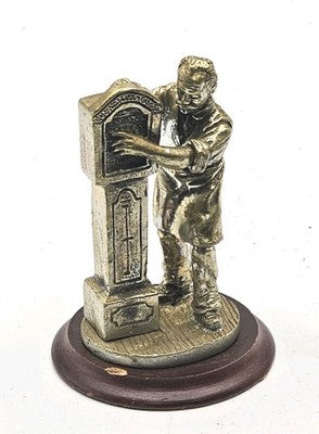 ENGLISH MINIATURES PEWTER FIGURINE TRADESMAN OPERATING