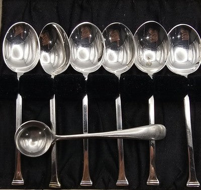 Vintage EPNS cased set of 6+1 teaspoons. Made in England