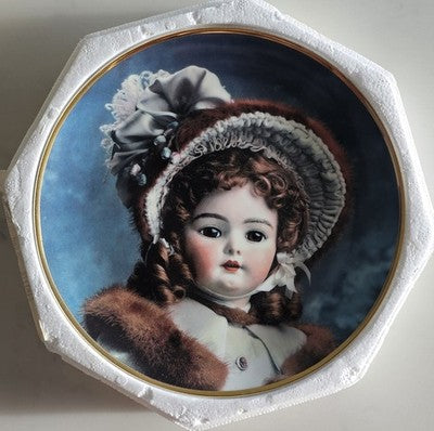 Franklin Mint "Portrait of Madeline" Hanau Doll Museum Limited Edition Plate