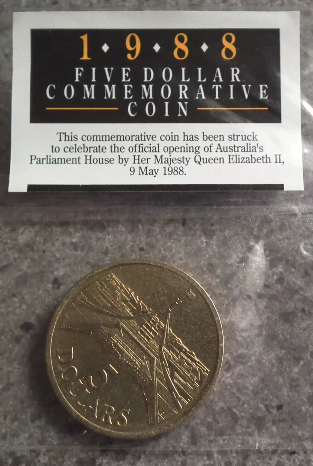 AUSTRALIAN 1988 FIVE DOLLAR COMMEMORATIVE COMMONWEALTH BANK COIN