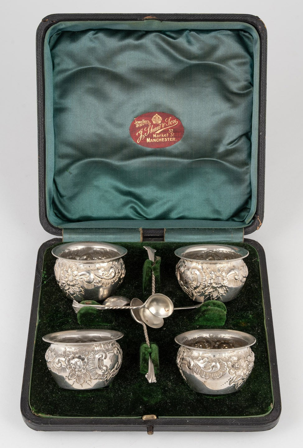 Antique Sterling Silver Salt Cellar-Spoons set, Colen Cheshire Birmingham 1891