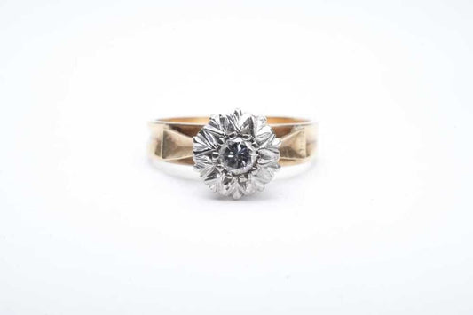 A vintage diamond ring in 18 carat yellow gold, Finger size US 7. 3.75 grams.