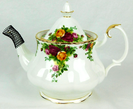 Royal Albert - OLD COUNTRY ROSES  8" TEAPOT - NEW- RRP$299