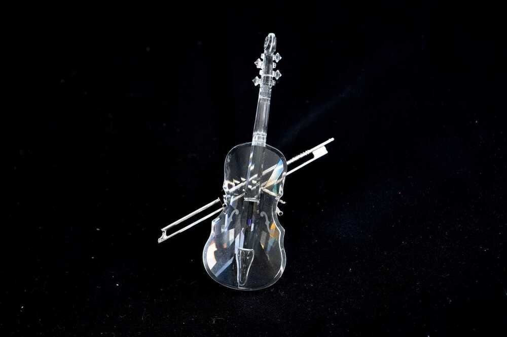 Swarovski crystal 'Violin' with bow/stand figure From the Crystal Melodies serie