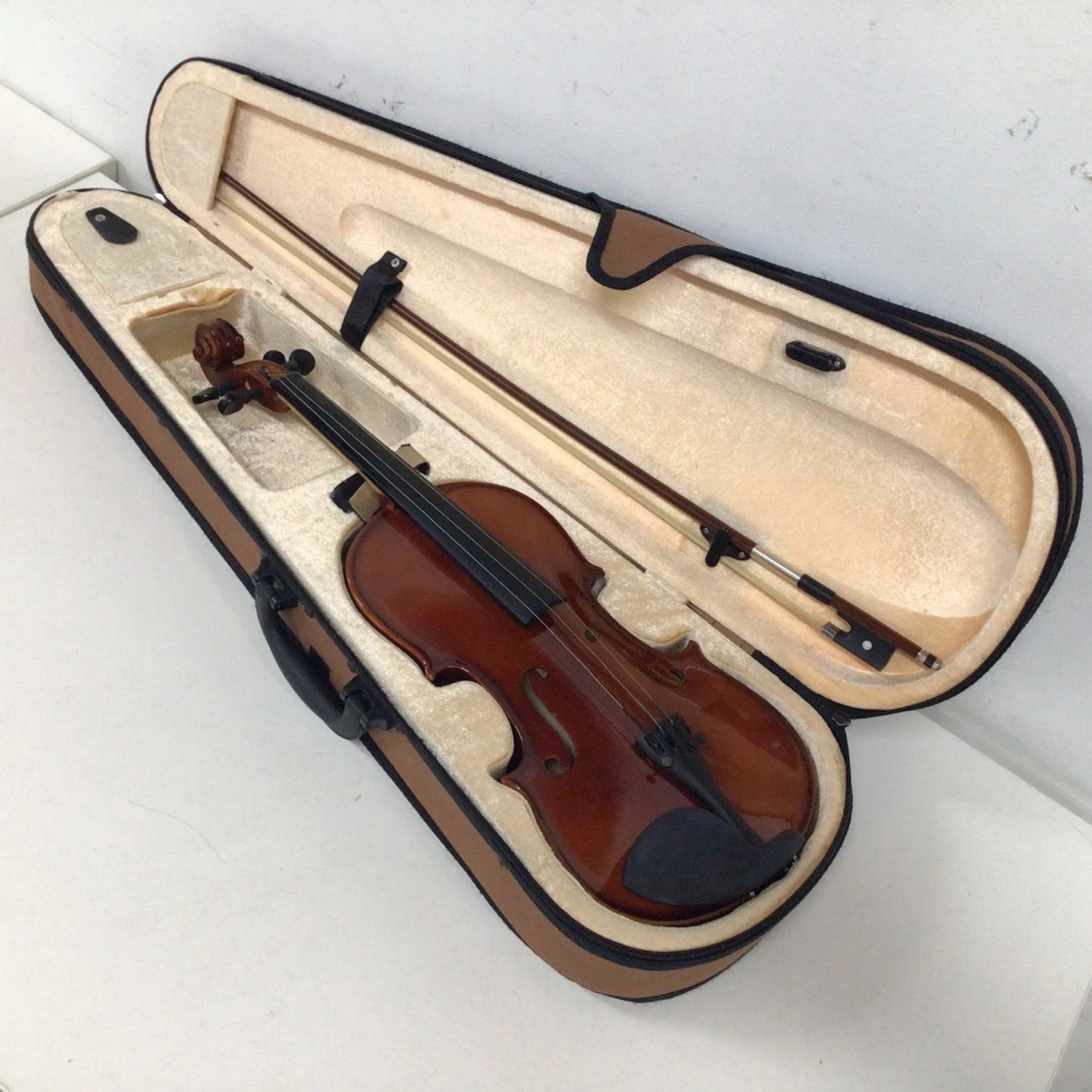 Ashton 59.5cm Acoustic Violin AV442NAT in Hard Carry Case