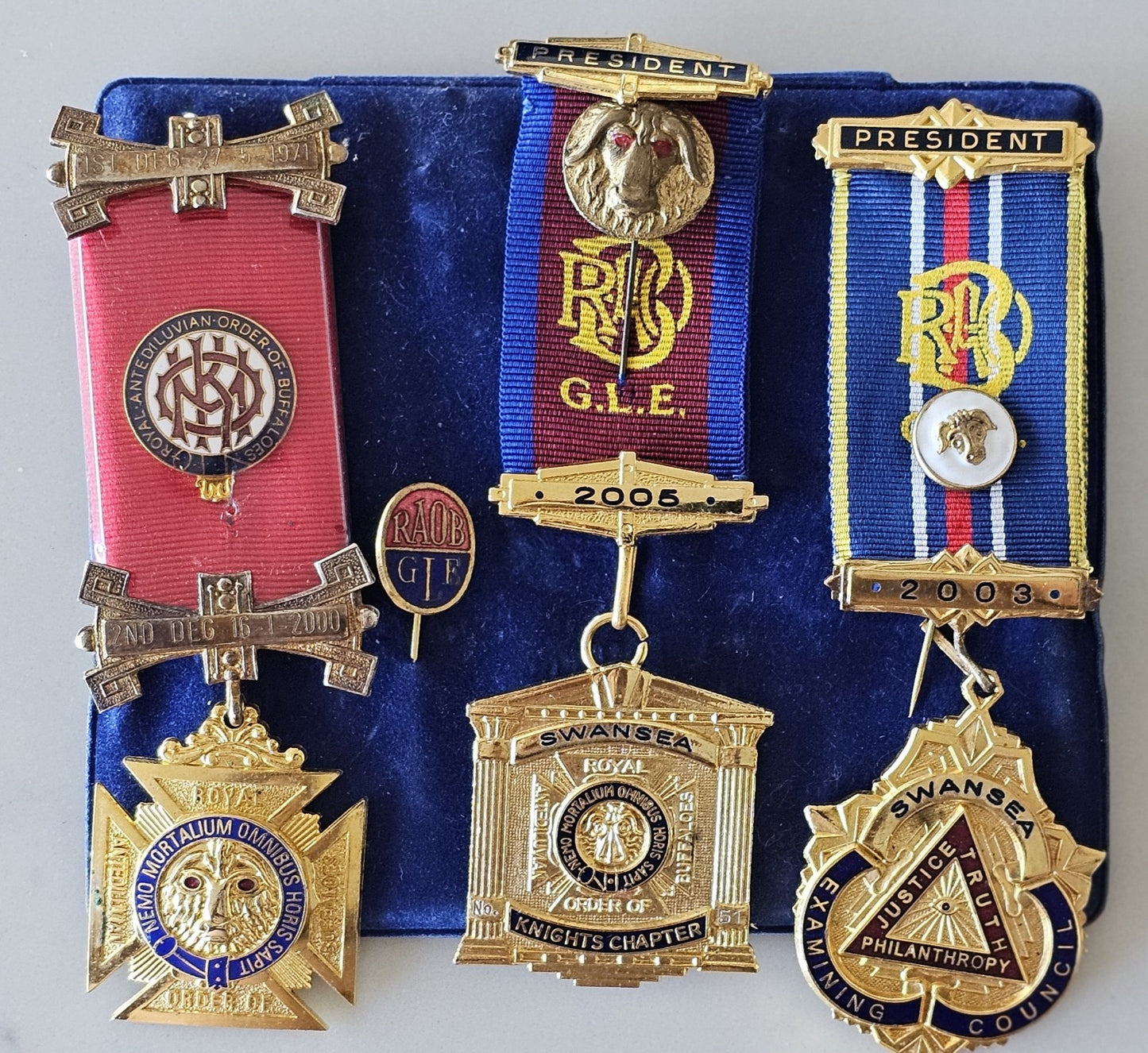 Jewels Inc Masonic RAOB Oddfellows Enamelled Vintage Steward Etc Joblotx3#0220