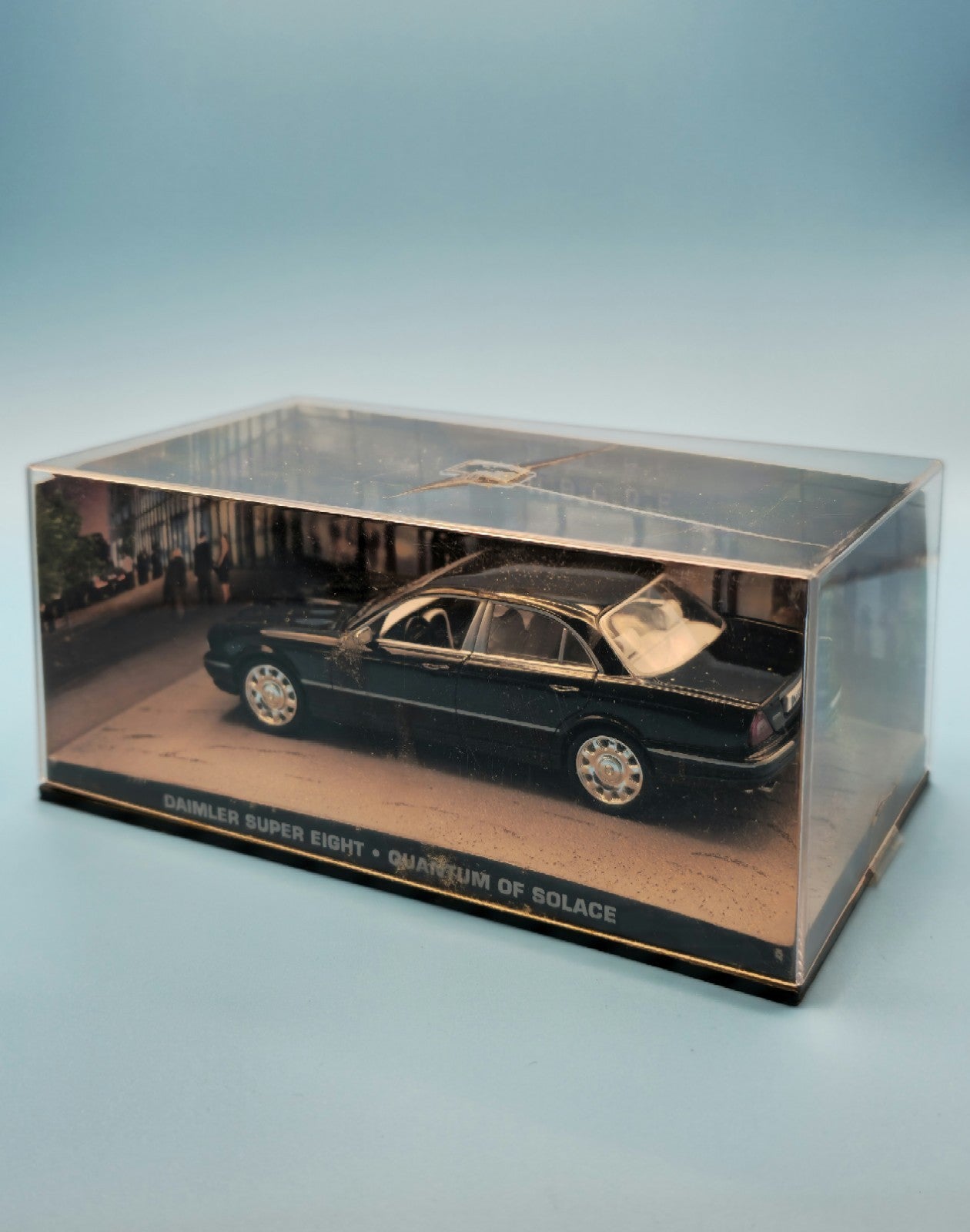 James Bond Die Cast Car Collection Scale 1:43 #49 - Daimler Super Eight -Quantum