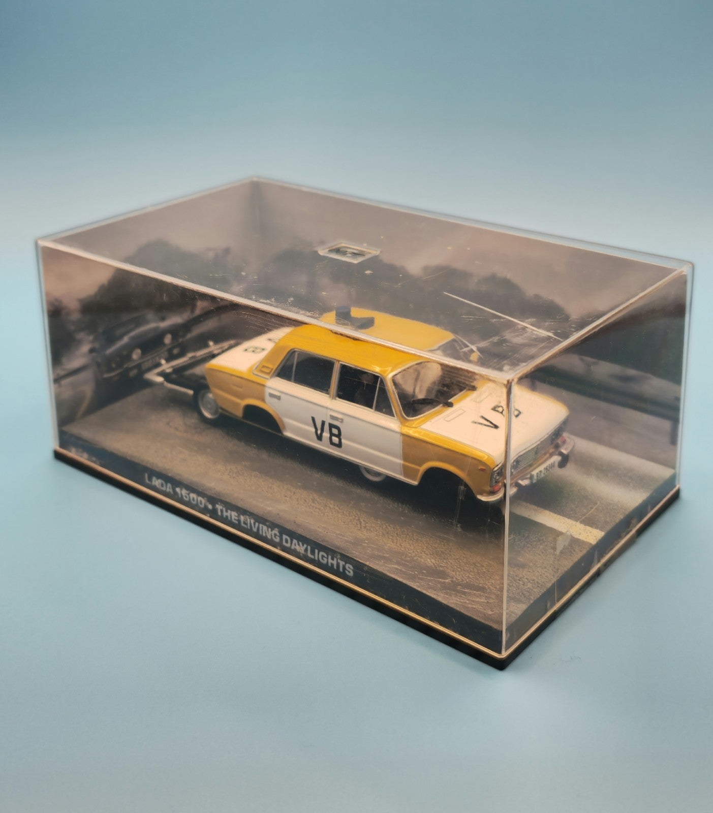 James Bond Die Cast Car Collection - Scale 1:43 LADA 1500 - The Living Daylights